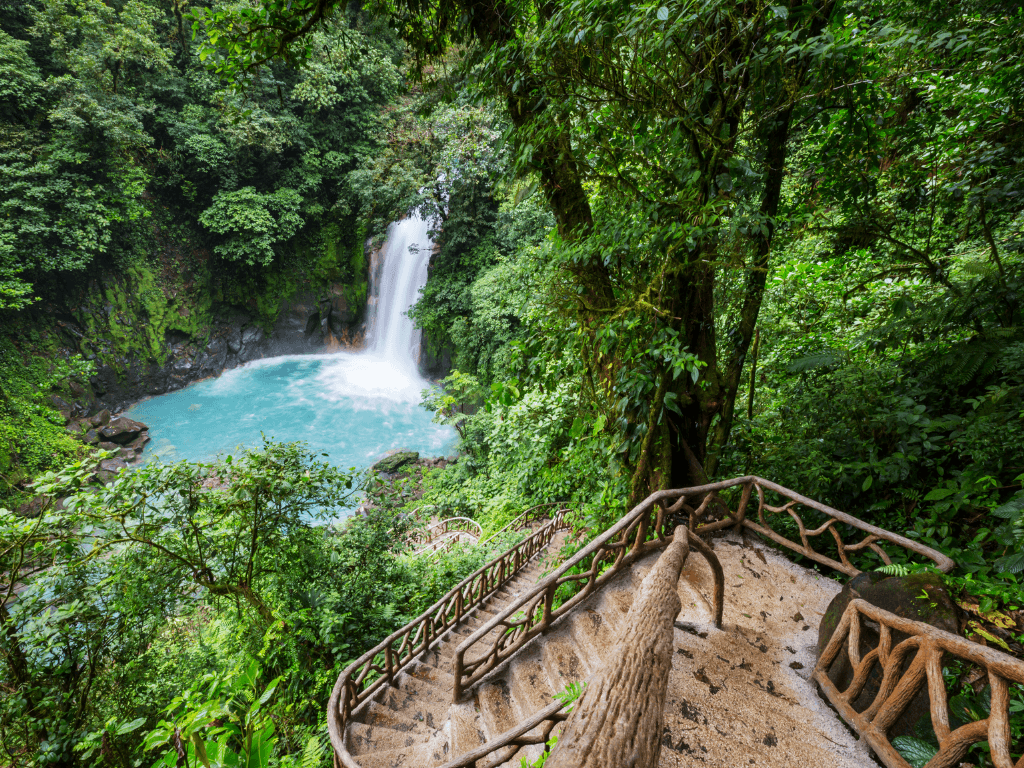 Costa Rica con Río Celeste